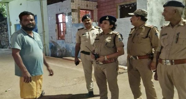 कॉम्बिंग गश्त में 245 फरार वारंटी गिरफ्तार कर 289 हिस्ट्रीशीटर की चेकिंग
