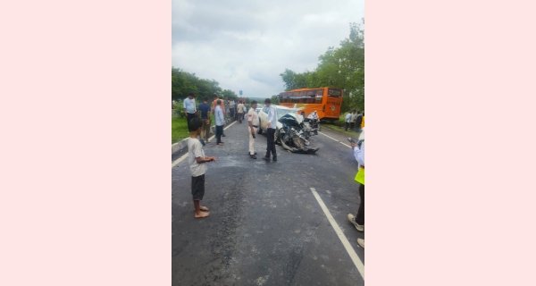 यात्री बस ओर कार में हुई भिड़ंत,पांच घायल,नागपुर रेफर