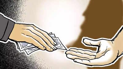 रिश्वत लेते पटवारी का एक वर्ष पुराना वीडियो वायरल