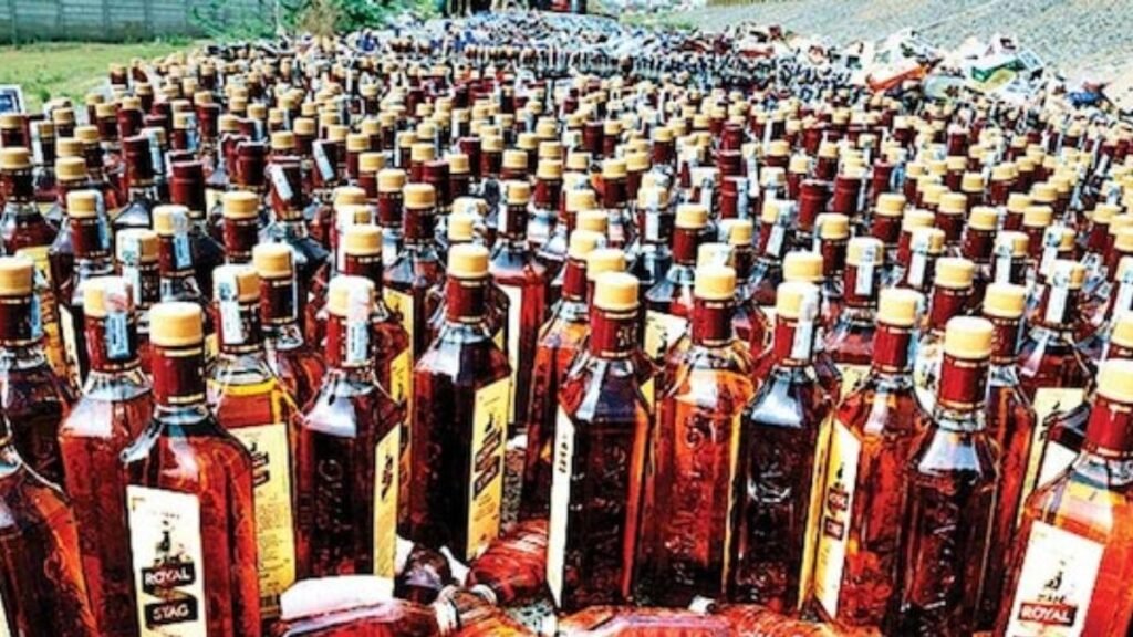 स्विफ्ट कार से 63 लीटर अवैध शराब जब्त, एक आरोपी गिरफ्तार, दूसरा फरार