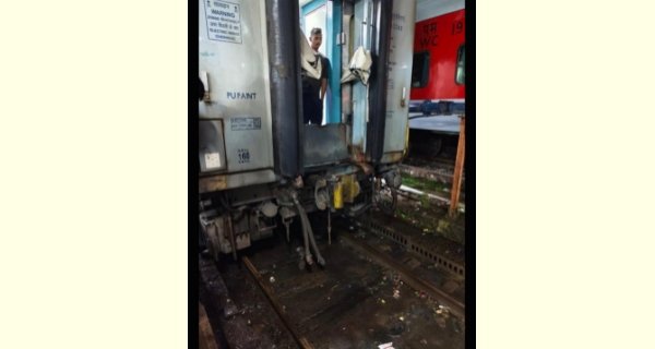 गरीब रथ से गायब हुआ जी-9 कोच