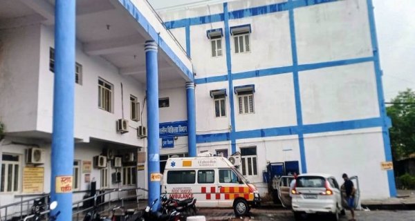 जिला चिकित्सालय में 30 दिनों से नही है एक्स-रे फिल्म
