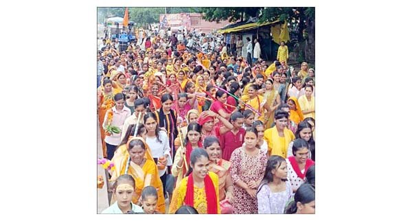 दहोटा घाट शिव मंदिर पहुंची कावड़ यात्रा