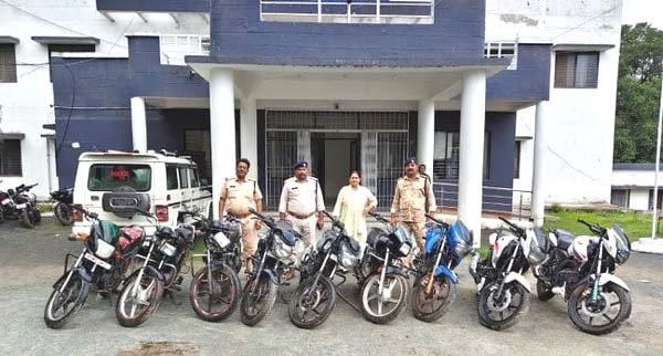 MP पुलिस की बड़ी कार्रवाई: 3 हफ्ते, 122 चोरी की गाड़ियां और करोड़ों के गिरोह बेनकाब