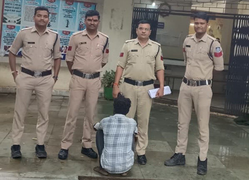 पत्नी के चरित्र पर था शक तो युवक की कर दी हत्या 