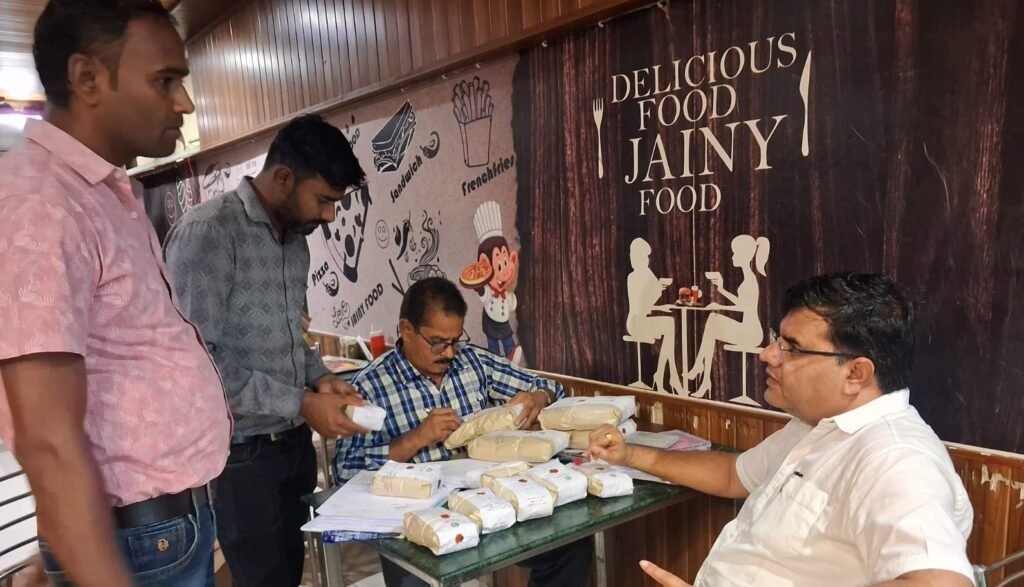 होटल-रेस्टोरेंट निरीक्षण अभियान में खाद्य सुरक्षा टीम की कार्रवाई
