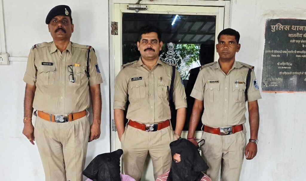 दलौदा पुलिस की कार्रवाई: कंटेनर से 71 किलो डोडाचूरा जब्त, दो आरोपी गिरफ्तार