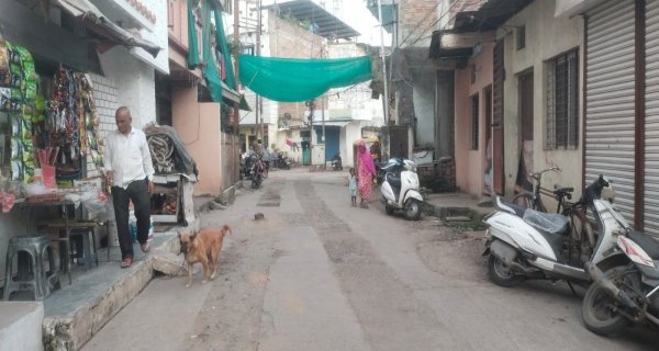 पेंशन बंद होने से वृद्धाएं हो रही परेशान, कहीं नहीं हो रही सुनवाई