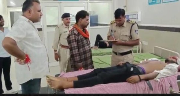 तेज रफ्तार पिकअप ने रौंदा, पत्नी की मौत, पति घायल