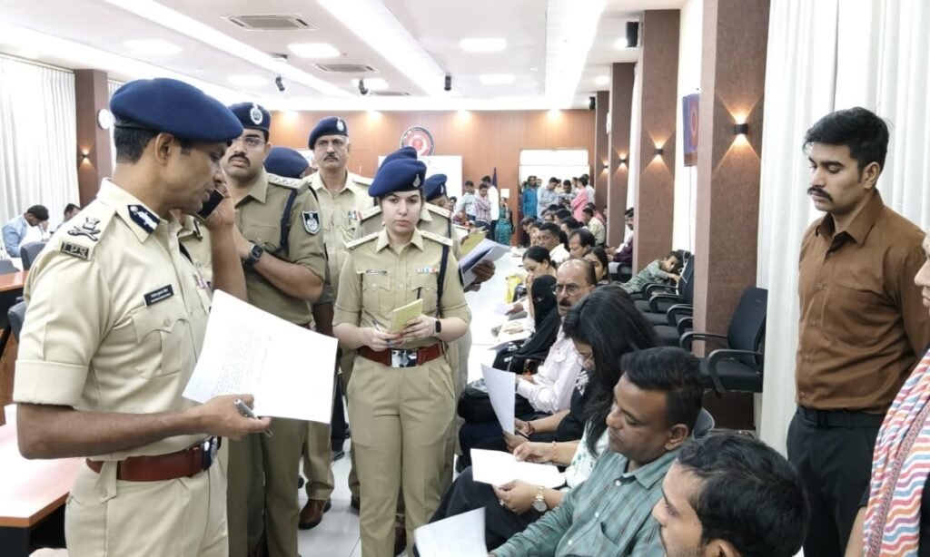 जनसुनवाईः पारिवारिक विवाद से लेकर साइबर ठगी तक के मामले पहुंचे