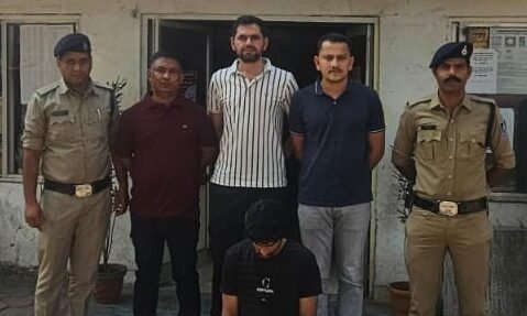 गुजरात में साइबर ठगी के मामले में फरार आरोपी इंदौर से पकड़ा
