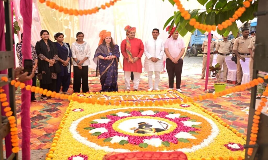 मैहर में विजयादशमी पर परंपरानुसार हुआ शस्त्र पूजन
