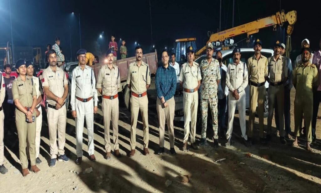 पदभार ग्रहण करते ही एक्शन में दिखे नवागत कलेक्टर अंकित अस्थाना, विसर्जन स्थलों का किया निरीक्षण