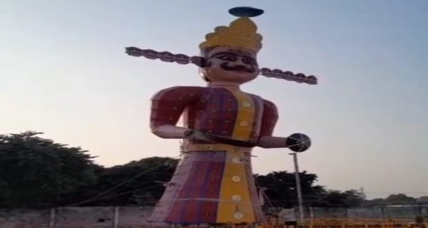 विधायक के बेटे के निधन के कारण नहीं हुआ रावण दहन, पुतले को खोलकर सुरक्षित रख दिया